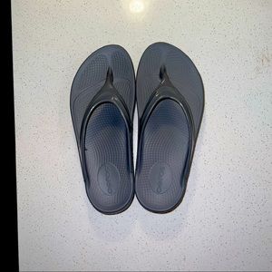 Women’s Ooolala Sandal | Brand: OOFOS | Color: Slate | Size: 8.5W